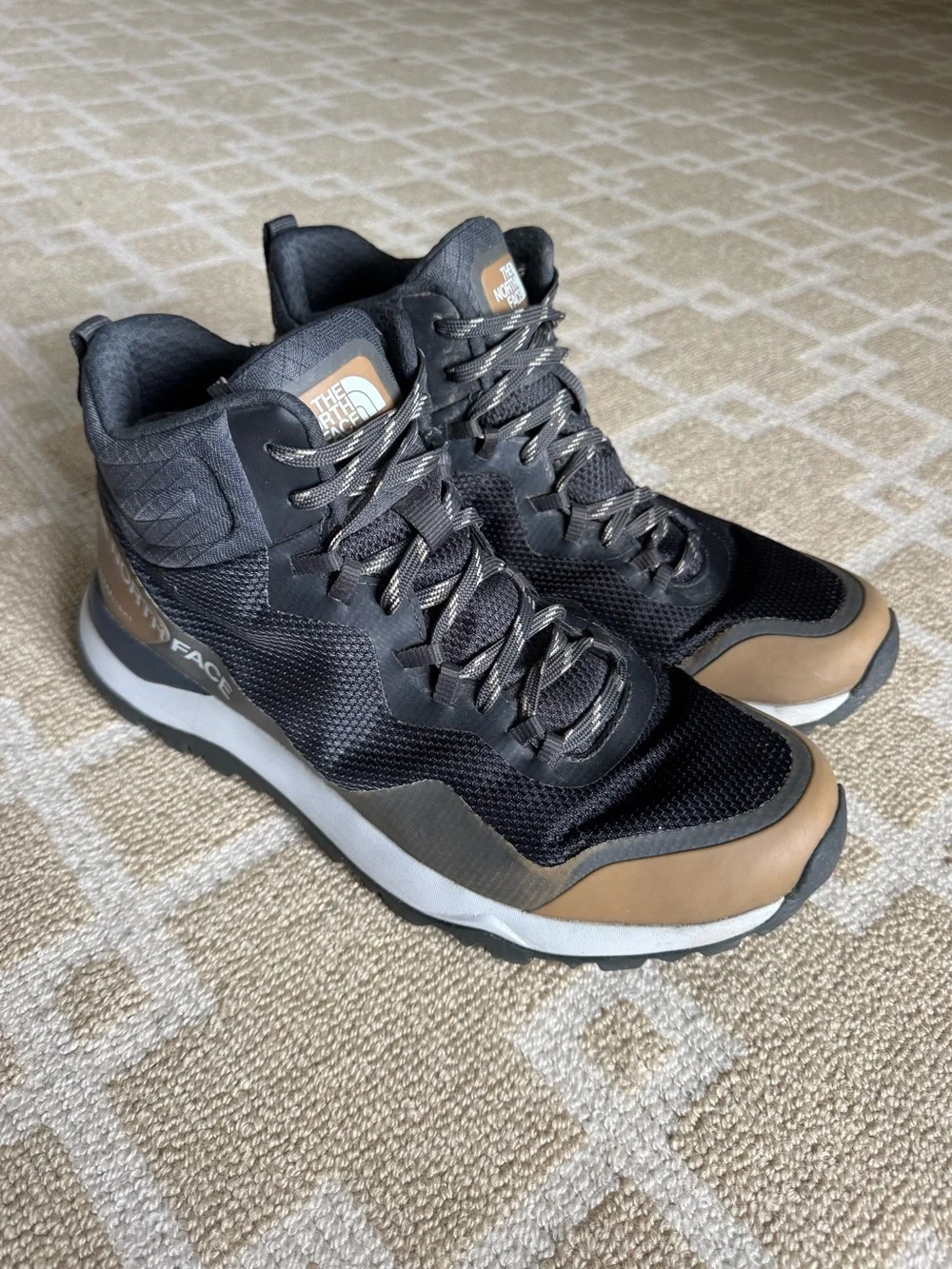 The North Face Activist Mid FUTURELIGHT Hiking Boots Outdoor Gray Khaki 10.5